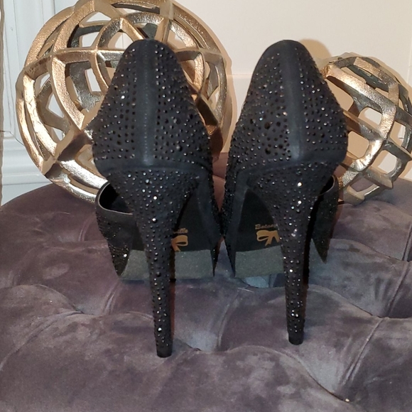 15 DLR SALE Beautiful Betseyville Heels - Picture 6 of 7